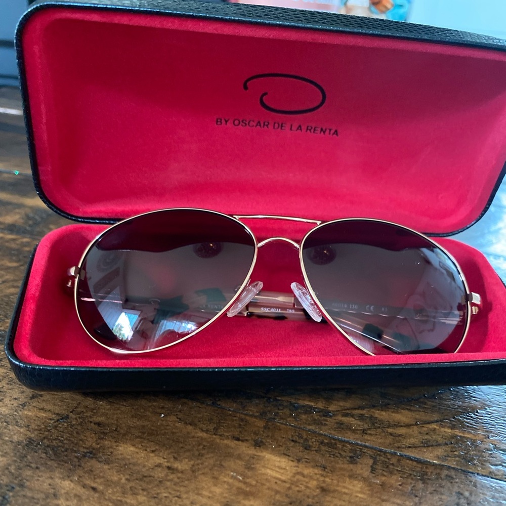 Oscar de la Renta Aviator Sunglasses